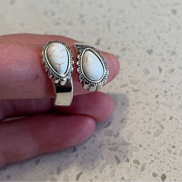 Boho Vintage Western Style fake cream Turquoise Inlay Adjustable Ring - Picture 3 of 8